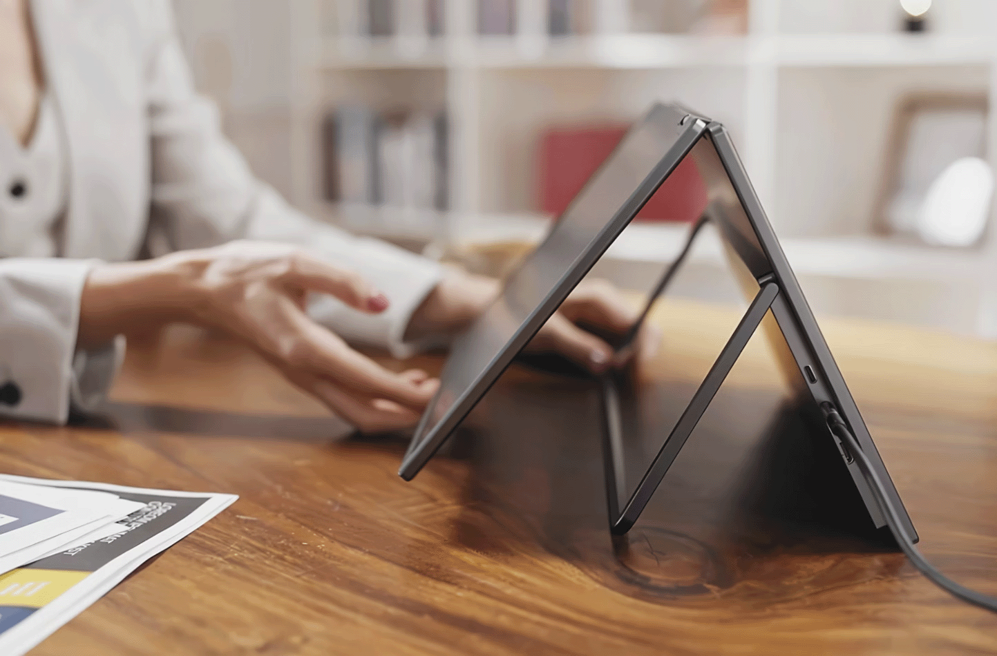 6a4c99909c716_acer-monitor-PD3-foldable-design_Static-KSP-Image-Right-Left-XL.png